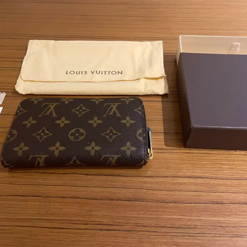 [BUNJANG] Louis Vuitton Monogram Zipper Wallet / 루이비통 지갑(중지갑,카드지갑,장지갑)