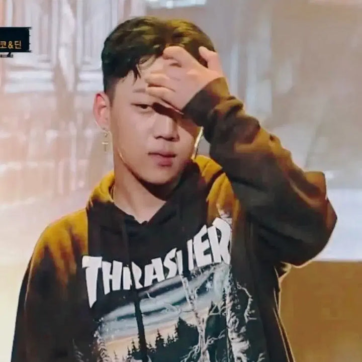 [BUNJANG] Yang Hong Won Honggingi Hoodie Treacher Wolf / 양홍원 홍깅이 후드티 트레셔 울프