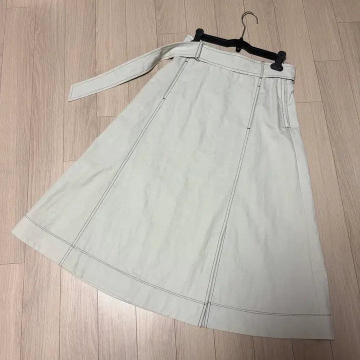 [BUNJANG] RRACE Stitch Belted Long Flare Cotton Skirt Ecru Ivory / RRACE 레이스 스티치 벨티드 롱 플레어 코튼 스커트 에크루 아이보리