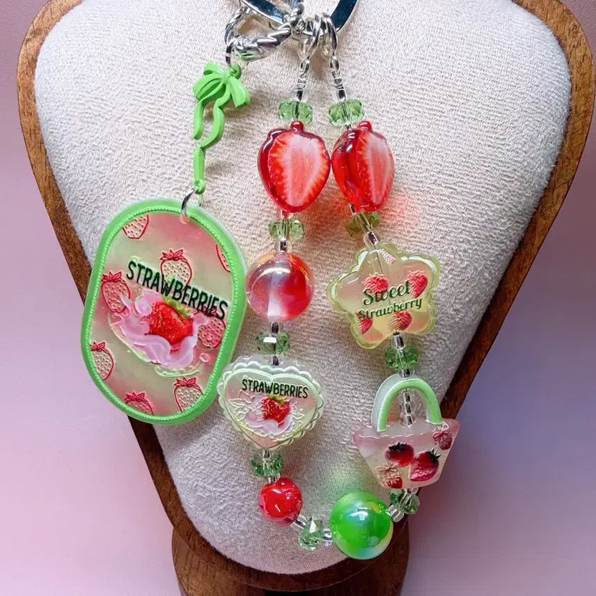 [BUNJANG] Strawberry Beaded Keychain / 비즈키링 딸기키링