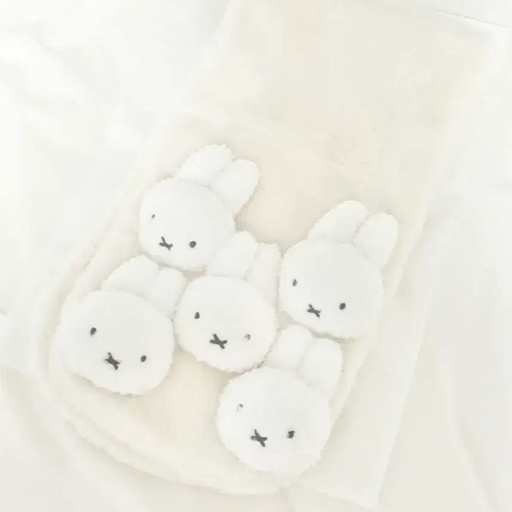 [BUNJANG] Merry Jenny Miffy Patterned Muffler / 미피 목도리 머플러 merry jenny 메리제니 양산형 지뢰계 서브컬쳐