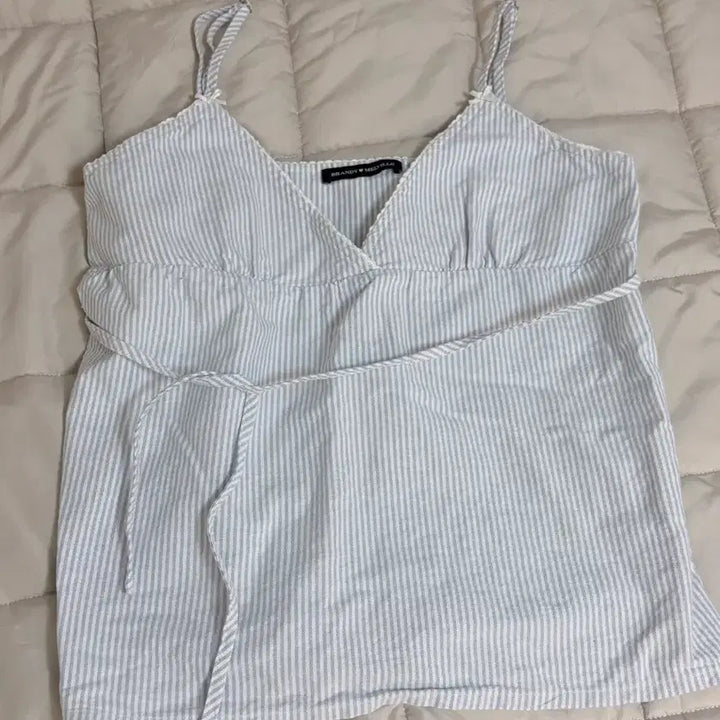 [BUNJANG] Brandy Melville Striped Tank Top / 브랜디멜빌 스트라이프 나시