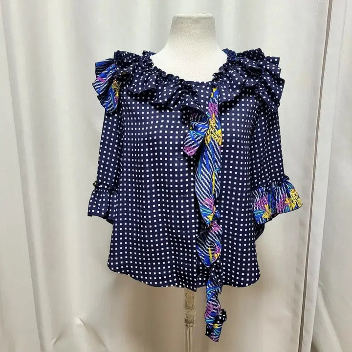 [BUNJANG] Luckychouette Frill Blouse / 럭키슈에뜨 프릴블라우스