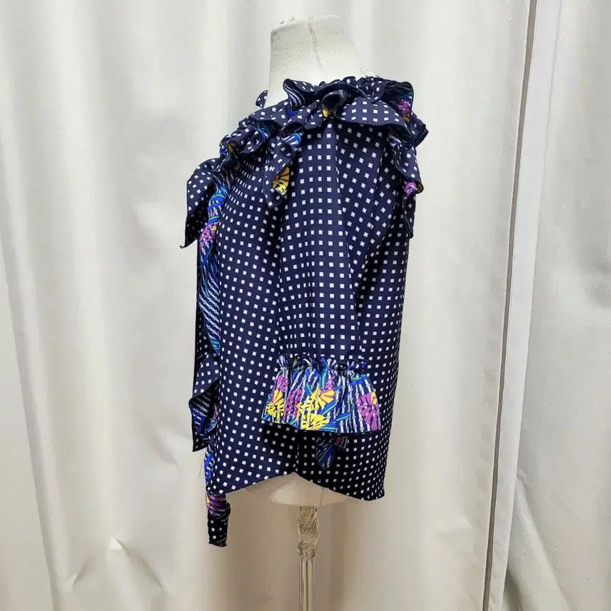 [BUNJANG] Luckychouette Frill Blouse / 럭키슈에뜨 프릴블라우스