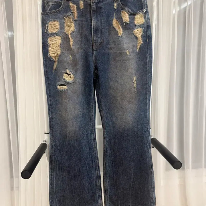 [SOLD OUT] 준지 24fw 오일워싱 디스 데님 팬츠 46사이즈 팝니다