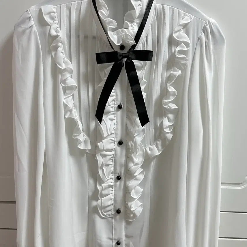 [BUNJANG] Andromeo Lorita Blouse / 앤드로미오 and romeo 로리타 블라우스