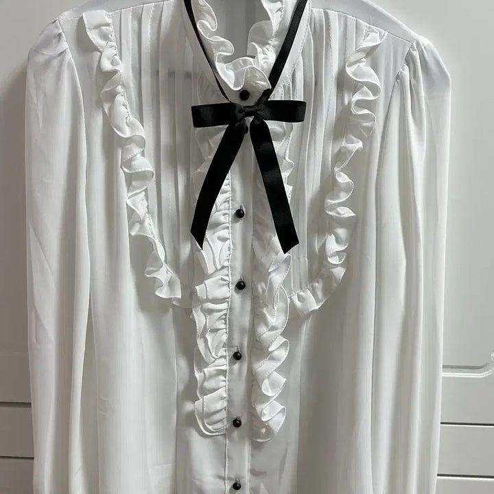 [BUNJANG] Andromeo Lorita Blouse / 앤드로미오 and romeo 로리타 블라우스