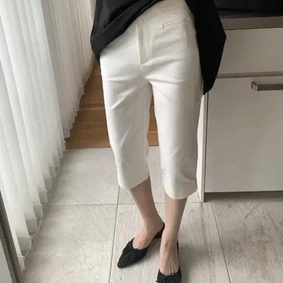 [BUNJANG] White Capri Pants with Side Slits / 카프리팬츠