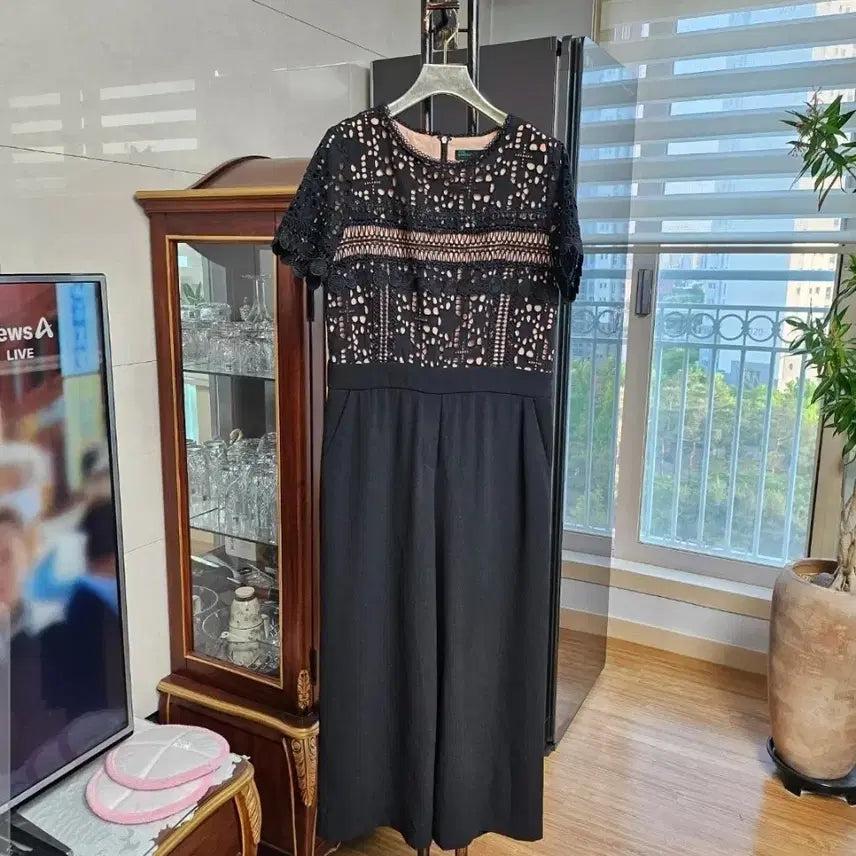 [BUNJANG] BENETOM Black Lace Wide Jumpsuit / 베네톰 블랙 와이드 레이스 점프수트