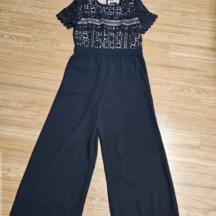 [BUNJANG] BENETOM Black Lace Wide Jumpsuit / 베네톰 블랙 와이드 레이스 점프수트