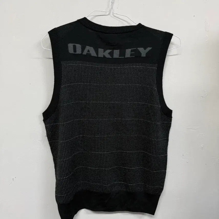 [BUNJANG] Oakley Knit Vest / 오클리 Oakley 니트 조끼 베스트