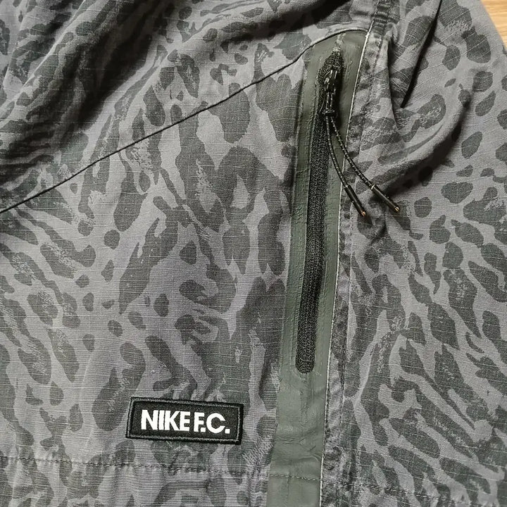 [BUNJANG] Nike Leopard Print FC Shorts / nike 나이키 레오파드 반바지 쇼츠 FC