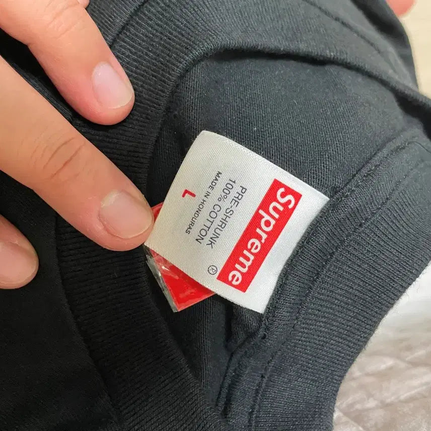 [BUNJANG] Supreme Black Short Sleeve T-Shirt - Size L / 슈프림 블랙 반팔 티셔츠  L