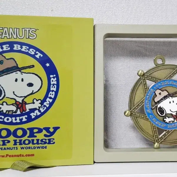 [BUNJANG] Snoopy Camping Pop-Up Limited Edition Medal / 스누피 캠핑 팝업 메달