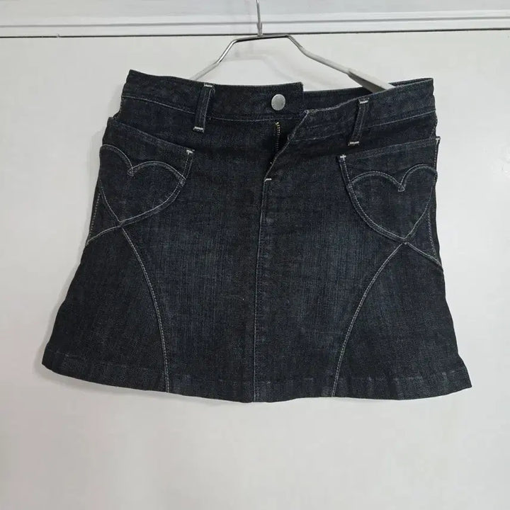 [BUNJANG] Denim Mini Skirt with Heart Pockets / 데님 미니스커트
