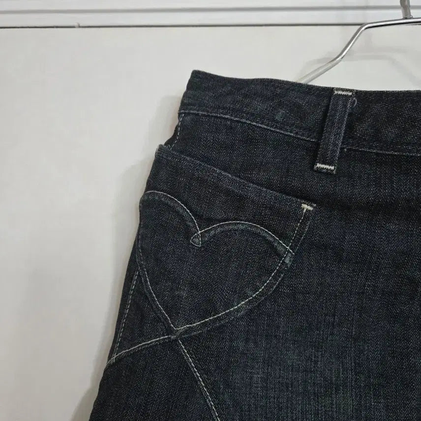 [BUNJANG] Denim Mini Skirt with Heart Pockets / 데님 미니스커트