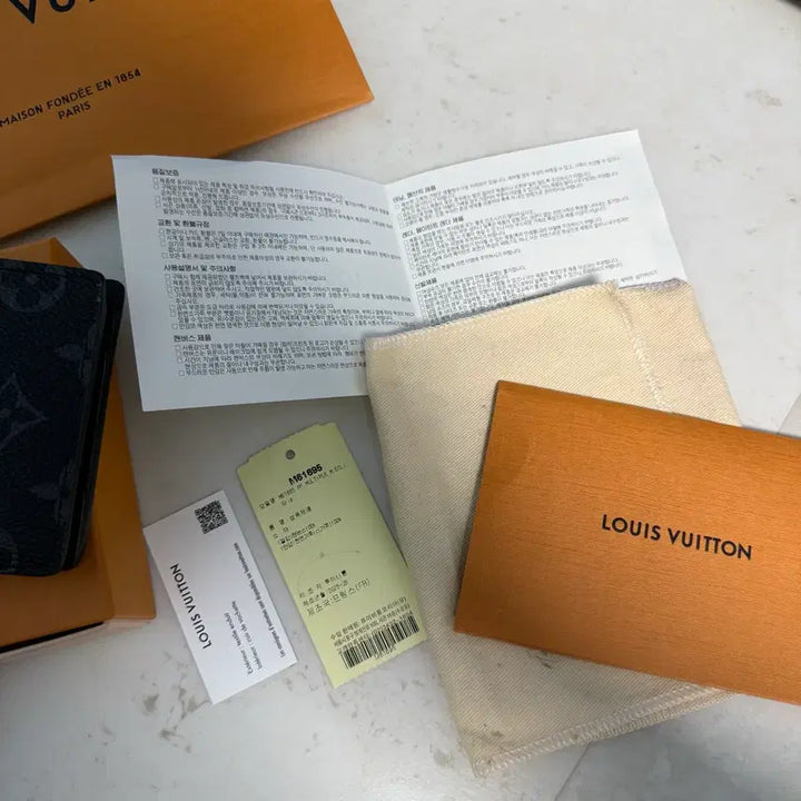 [BUNJANG] Louis Vuitton Monogram Eclipse Multiple Wallet / 루이비통 모노그램 반지갑 새상품급