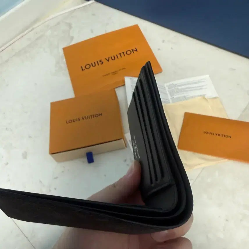[BUNJANG] Louis Vuitton Monogram Eclipse Multiple Wallet / 루이비통 모노그램 반지갑 새상품급