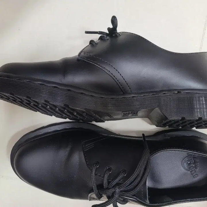 [BUNJANG] Dr. Martens 1461 Mono Shoes / 닥터마틴 1461 모노 270