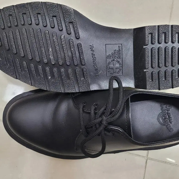 [BUNJANG] Dr. Martens 1461 Mono Shoes / 닥터마틴 1461 모노 270