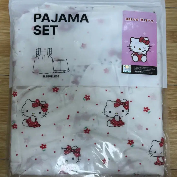 [BUNJANG] SPAO Hello Kitty Sleeveless Pajama Set / 스파오 헬로키티 민소매 파자마 세트