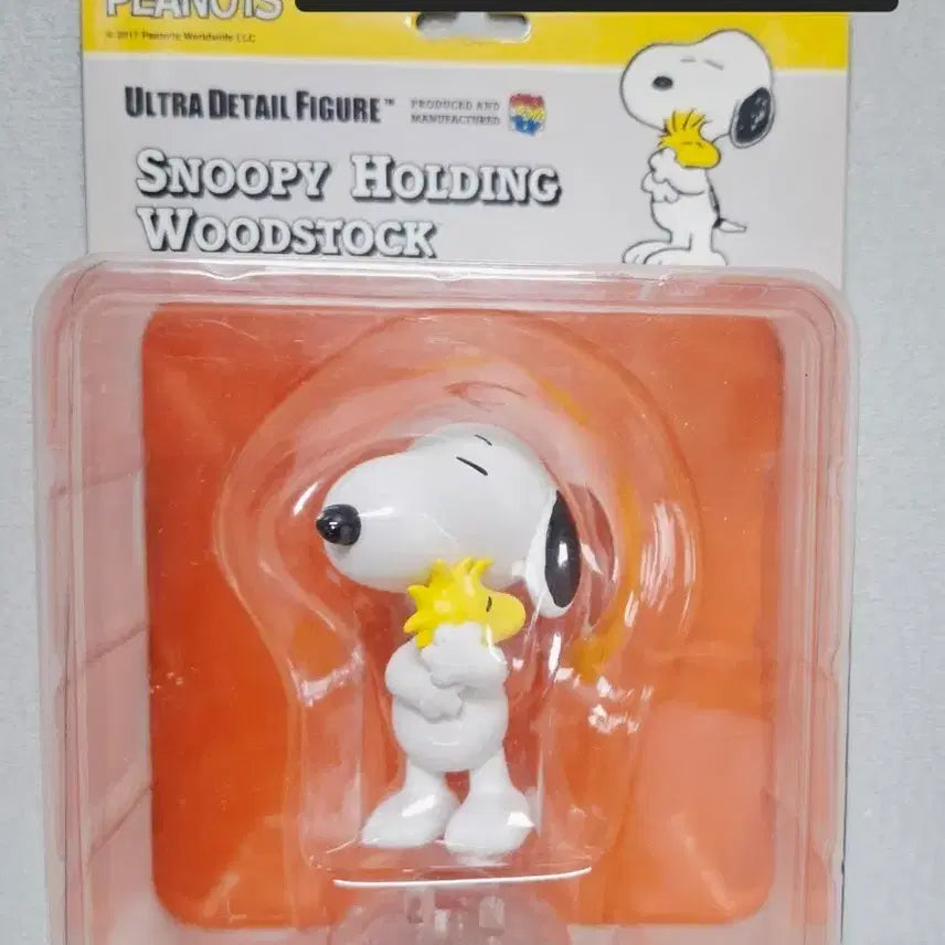 [BUNJANG] Snoopy Hugging Woodstock Figure (UDF No. 379) / 스누피 UDF no.379