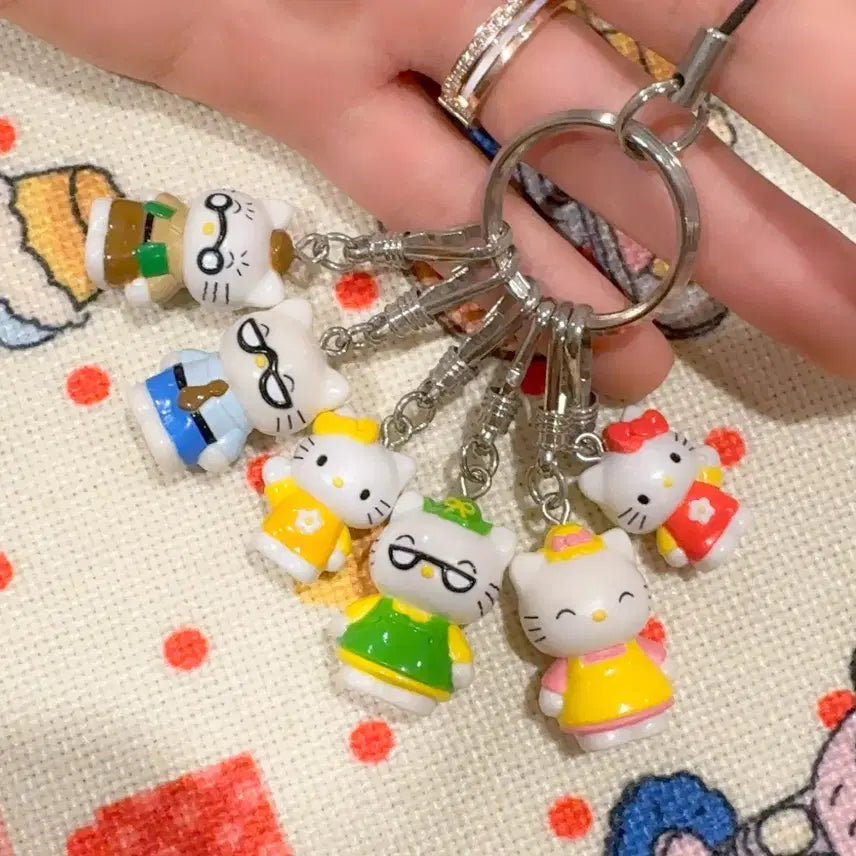 [BUNJANG] Vintage Sanrio Hello Kitty Family Figure Keychain Set / 고전 산리오 헬로키티 가족 피규어 키링 세트