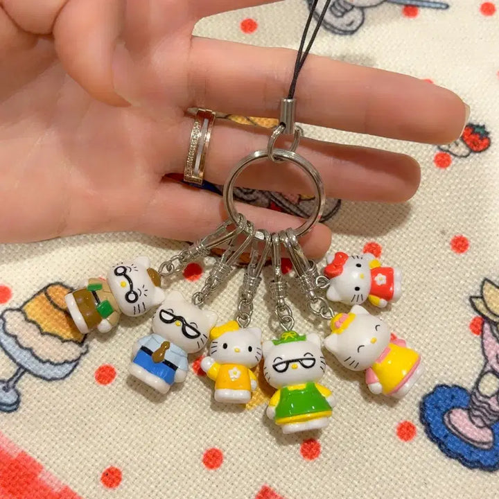 [BUNJANG] Vintage Sanrio Hello Kitty Family Figure Keychain Set / 고전 산리오 헬로키티 가족 피규어 키링 세트