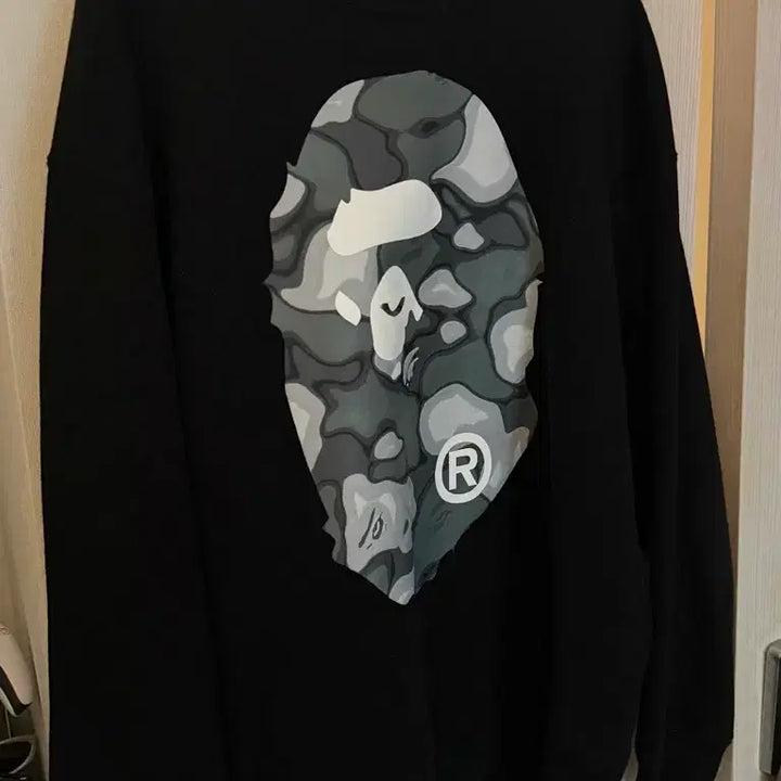 [BUNJANG] BAPE Black Camo Sweatshirt T-Shirt / BAPE 베이프 블랙 카모 맨투맨 티셔츠