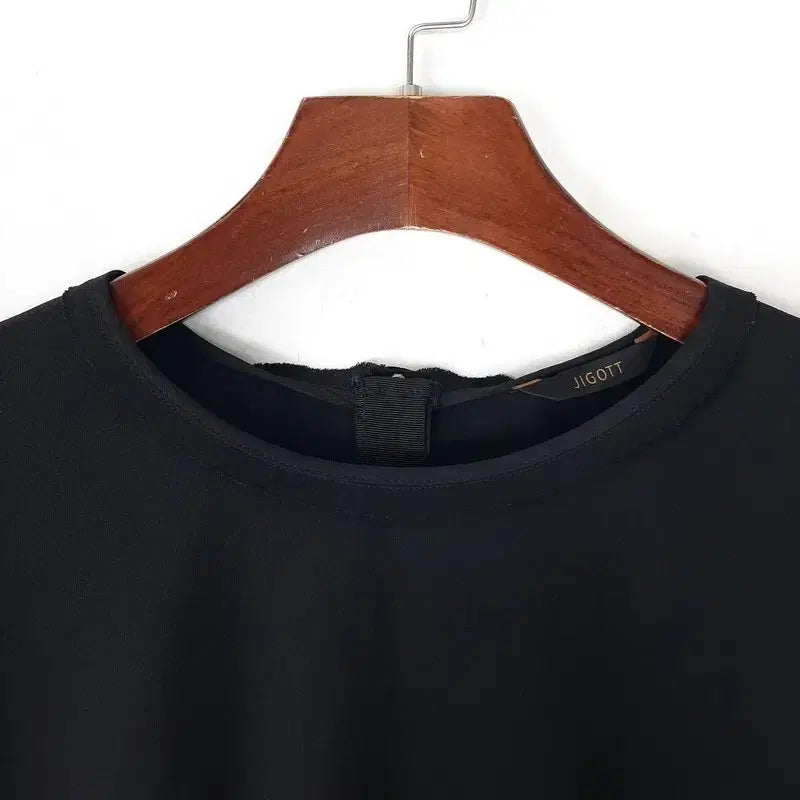 [BUNJANG] Jigott Pintuck Batwing Fit Blouse / 지고트 핀턱 가오리핏 블라우스  66