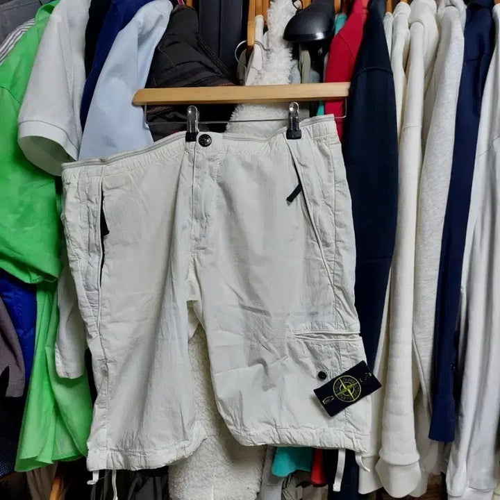 [BUNJANG] Stone Island White Cargo Shorts Regular Fit W32 / 스톤아일랜드 화이트 카고 반바지 w32 레귤러핏 백화점판