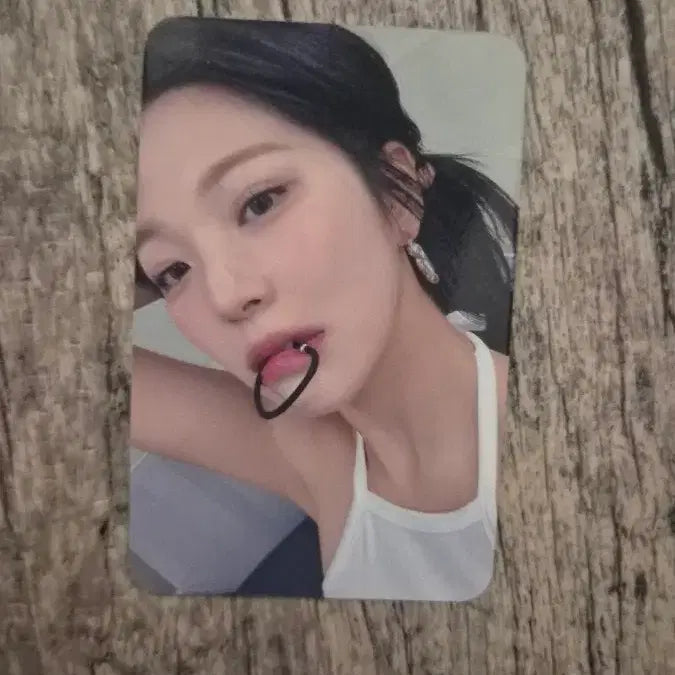 [BUNJANG] fromis_9 Baek Ji-heon DIMA MUSE POB Photocard / 프로미스나인 백지헌 디마뮤 특전 포카입니다