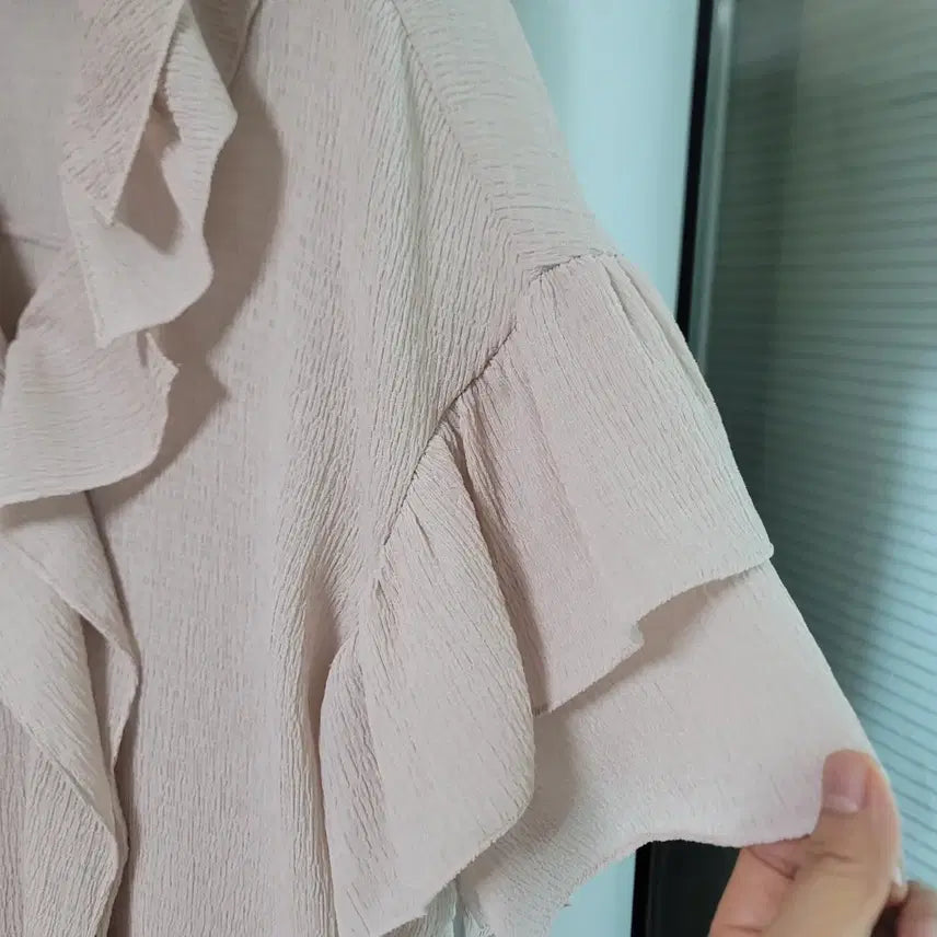 [BUNJANG] SYSTEM Frill Blouse Beige / 시스템프릴 블라우스 베이지