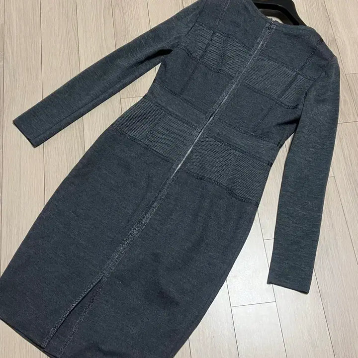 [BUNJANG] MICHAA 100% Wool Knit Paneling Color Block Dress / 미샤 MICHAA 울100% 니트 펀칭 배색 원피스 그레이회색오피스룩정장
