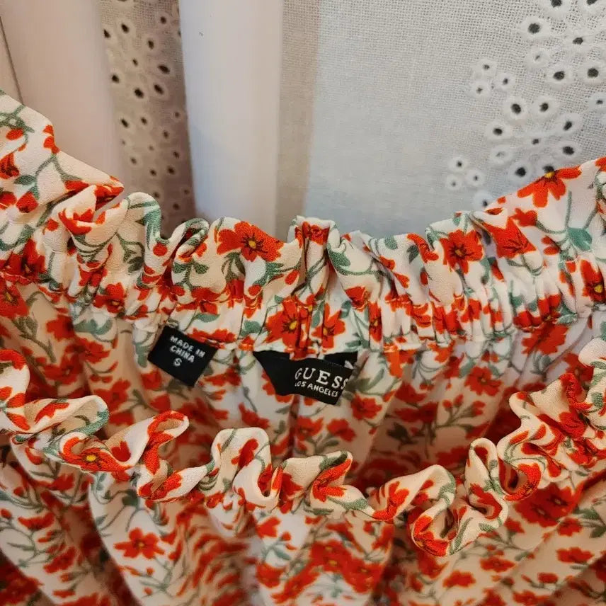 [BUNJANG] Red Floral Off-Shoulder Blouse / 플라워 오프숄더 블라우스 레드 꽃무늬