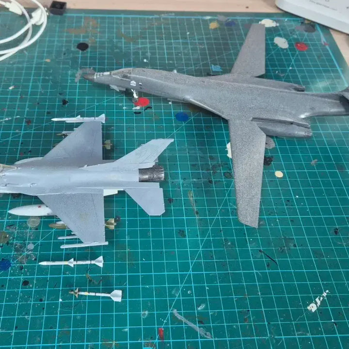 [BUNJANG] Academy Science 1/72 F-16C Falcon &amp; 1/144 B-1B Lancer Painted Models / 아카데미과학 1/72,144 에어로 도색작