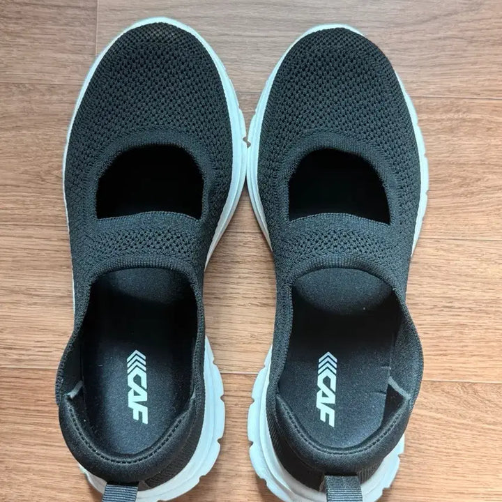 [BUNJANG] Lecaf Mary Jane Slip-On Sneakers Black Size 250 / 르까프 메리제인 슬립온 운동화 블랙 (사이즈 250)