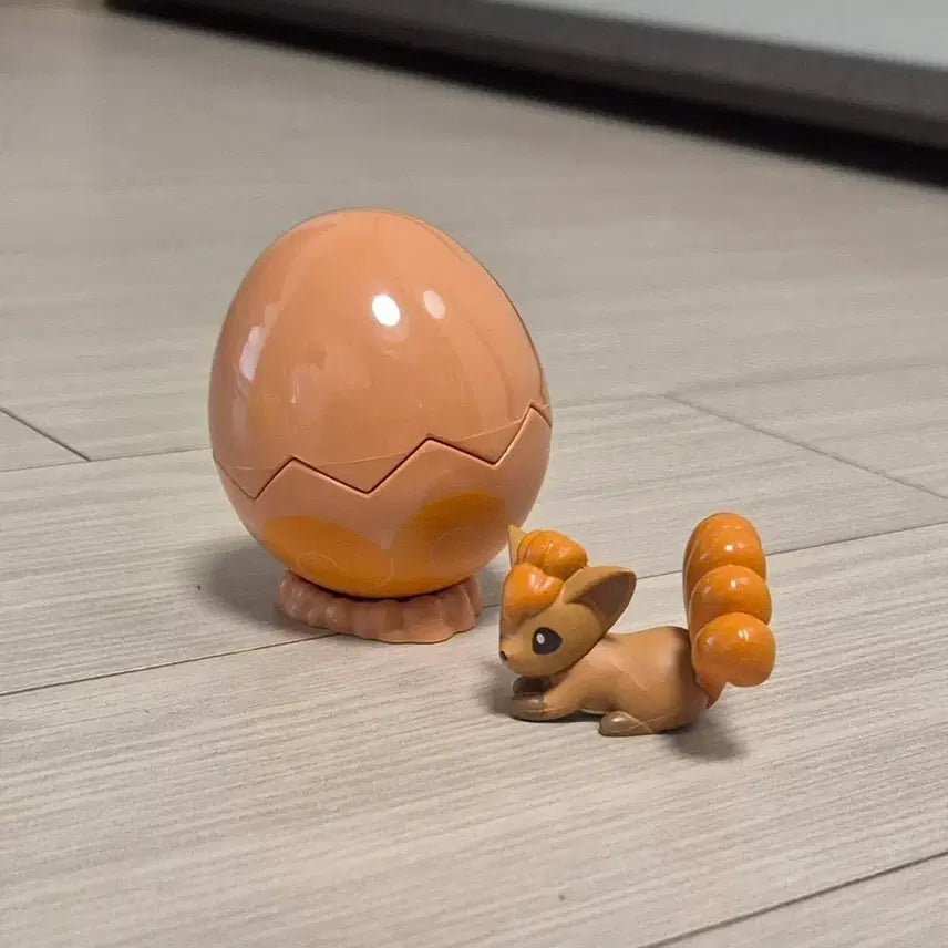 [BUNJANG] Pokemon Egg Gacha Ninetales / 포켓몬 알 에그 가챠 식스테일