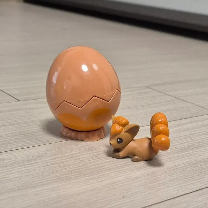 [BUNJANG] Pokemon Egg Gacha Ninetales / 포켓몬 알 에그 가챠 식스테일