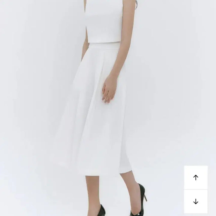 [BUNJANG] Ivana Helsinki Two-Piece Set / lvanahelsinki 이바나헬싱킹  투피스세트