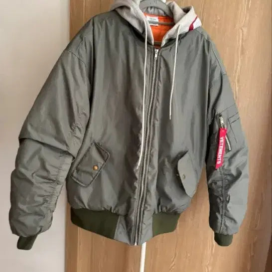 [BUNJANG] Vetements MA-1 Hooded Bomber Jacket Khaki XL / 베트멍 후드 MA-1 봄버 자켓 카키