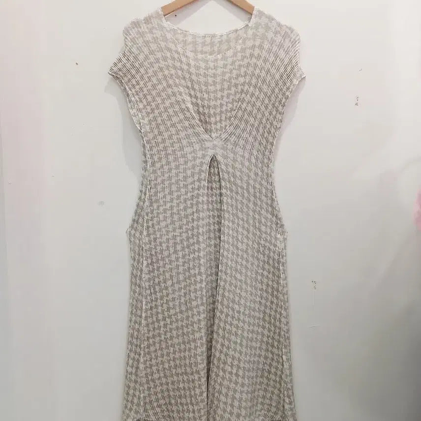 [BUNJANG] SPECCHIO Houndstooth Pleated Dress / 스피치오 하운드투스 플리츠원피스