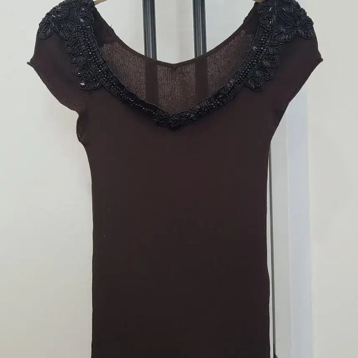 [BUNJANG] Objet Brown Beaded Short-Sleeve Ribbed T-Shirt (Size 44-55) / 오브제 브라운 비즈 장식 반팔 골지 티셔츠 44~55