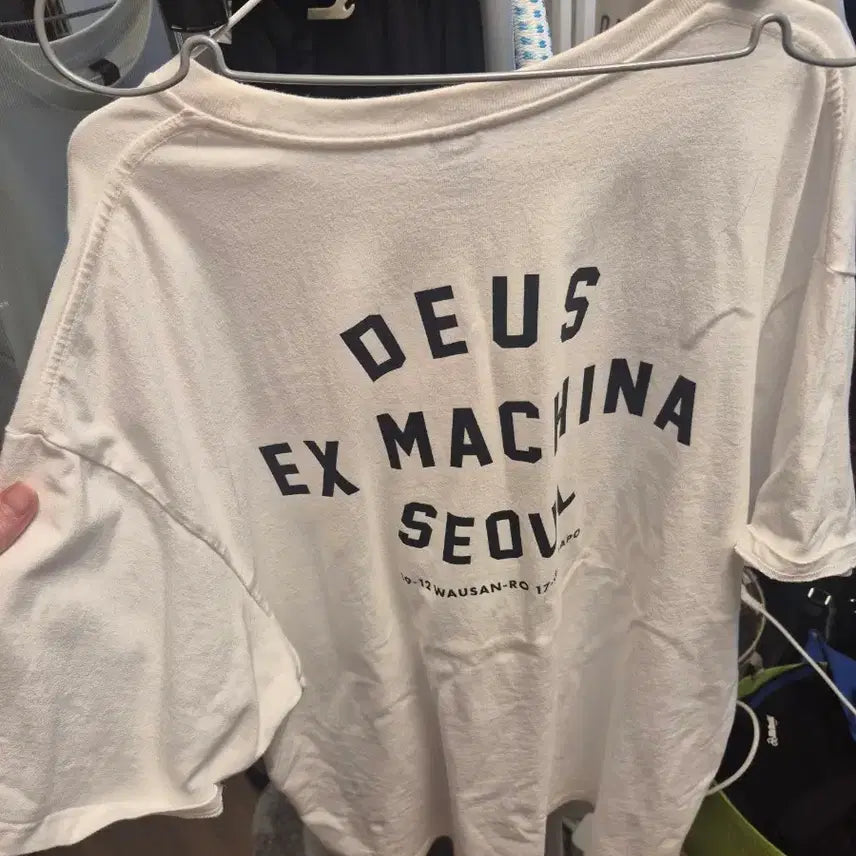 [BUNJANG] Deus Ex Machina Seoul Short Sleeve T-Shirt White / 데우스 엑스 마키나 서울 흰색 반팔티