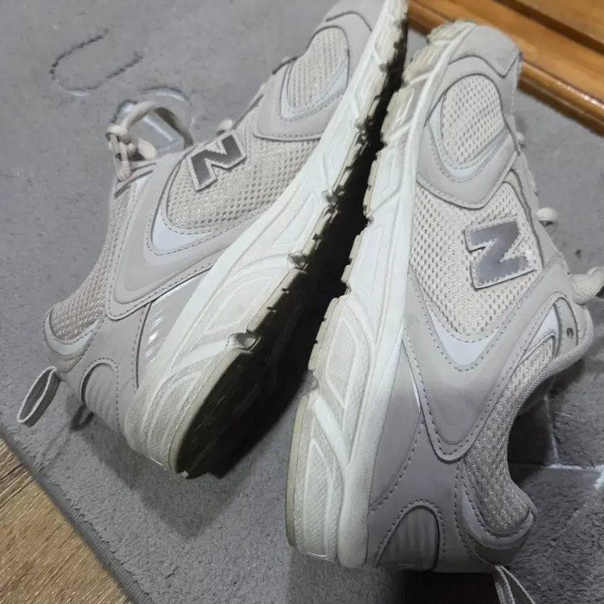 [BUNJANG] New Balance 408 Ivory Sneakers / 뉴발란스 408 아이보리 운동화 270