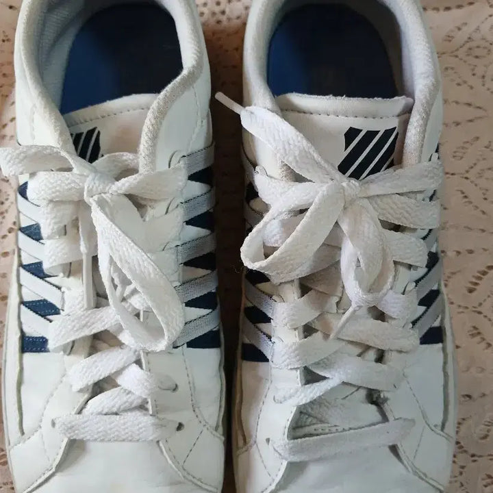 [BUNJANG] K-Swiss White Sneakers / 케이스위스 흰색 스니커즈 운동화