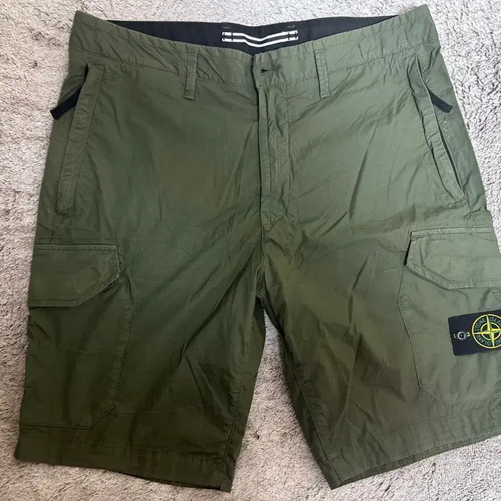 [BUNJANG] Stone Island Cargo Shorts Olive / 스톤아일랜드 카고 반바지 올리브