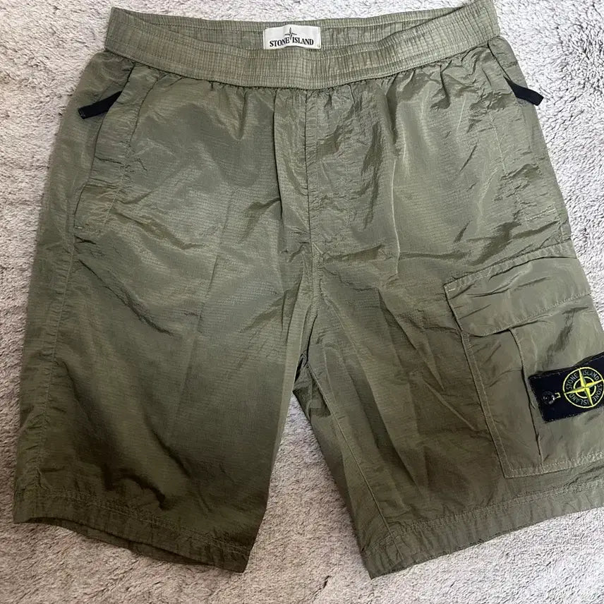 [BUNJANG] Stone Island Nylon Cargo Shorts Olive / 스톤아일랜드 나일론 카고 반바지 올리브