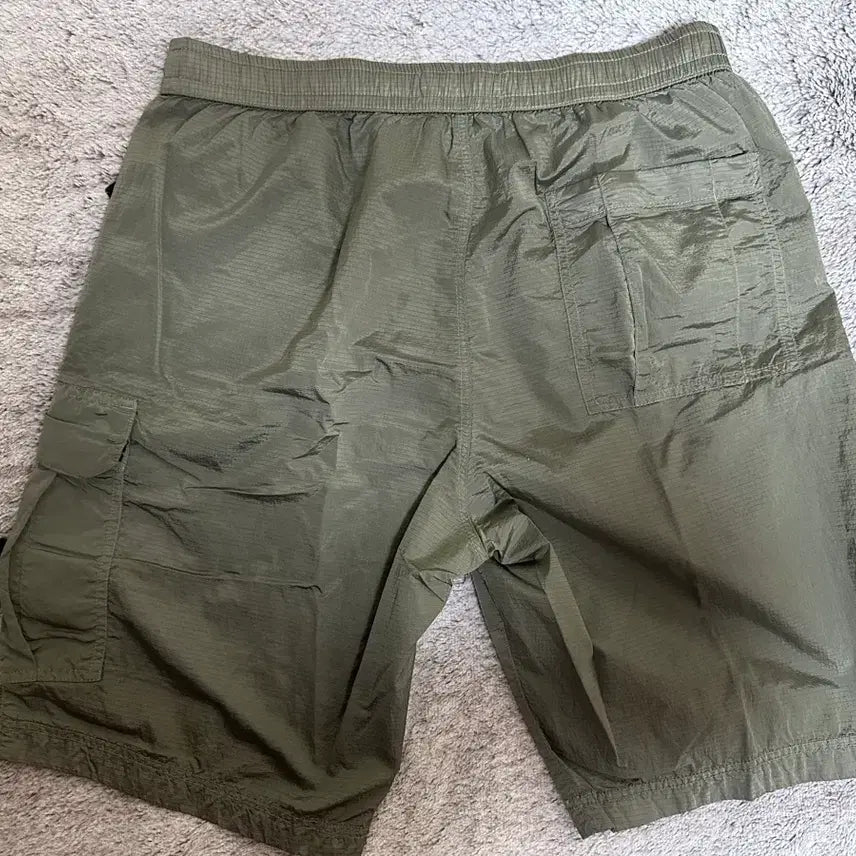 [BUNJANG] Stone Island Nylon Cargo Shorts Olive / 스톤아일랜드 나일론 카고 반바지 올리브