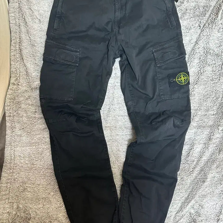 [BUNJANG] Stone Island Black Cargo Jogger Pants / 스톤아일랜드 블랙 카고 조거팬츠